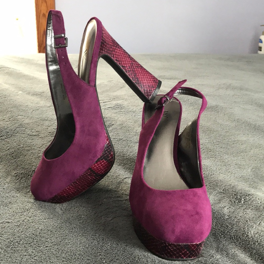*Brand new* Women’s size 8.5 platform heels